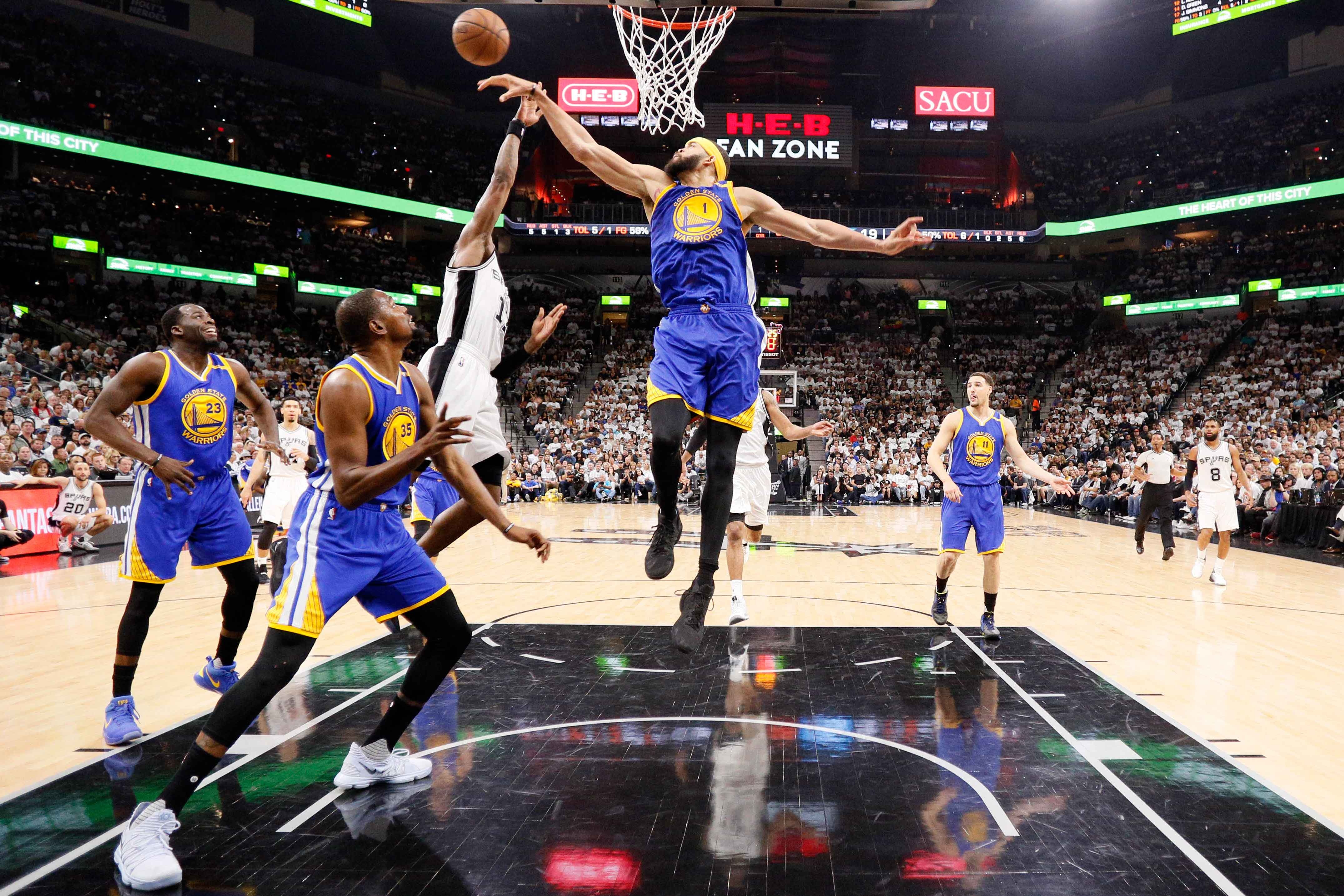 Warriors ha Spurs tren san khach anh 13