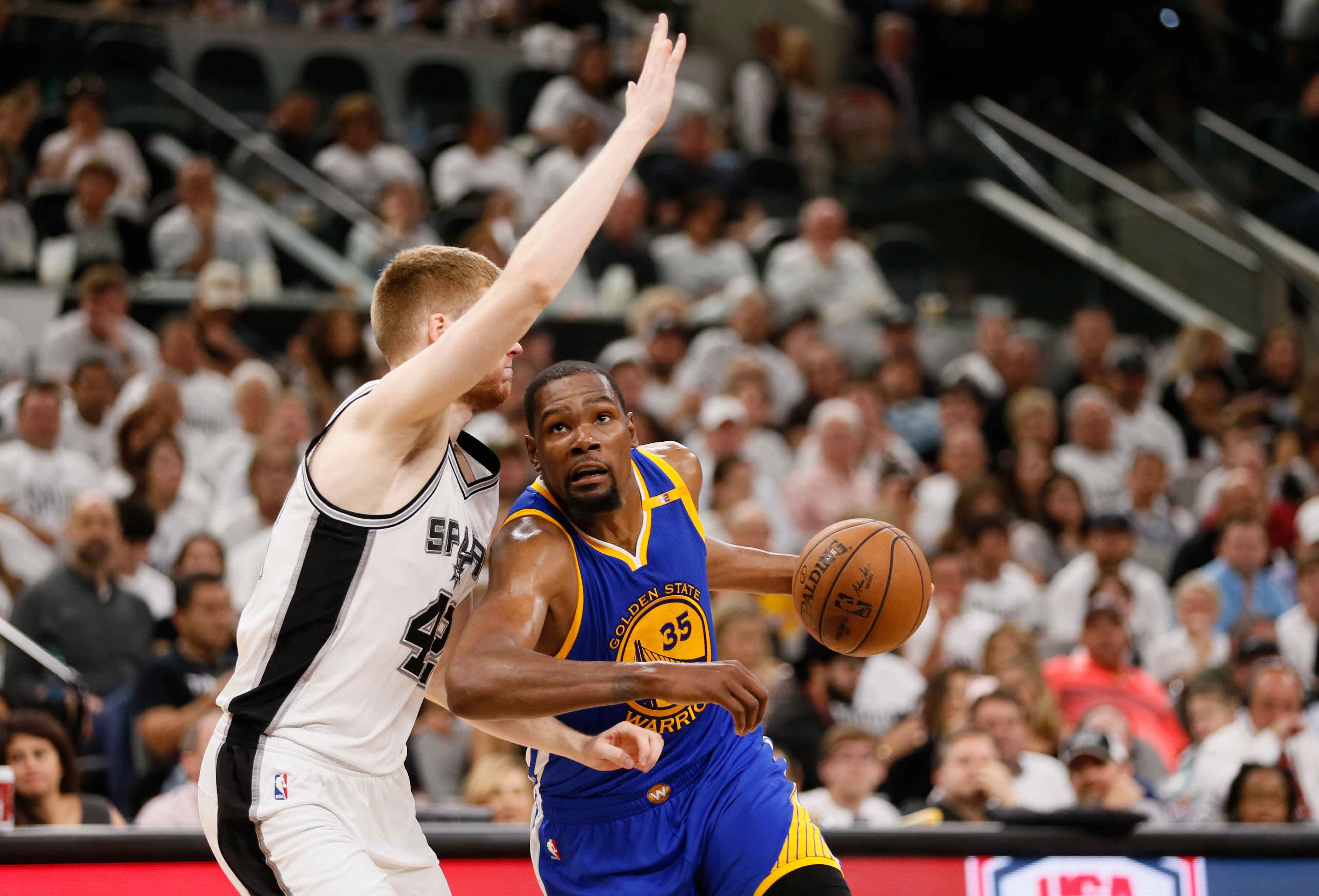 Warriors ha Spurs tren san khach anh 4