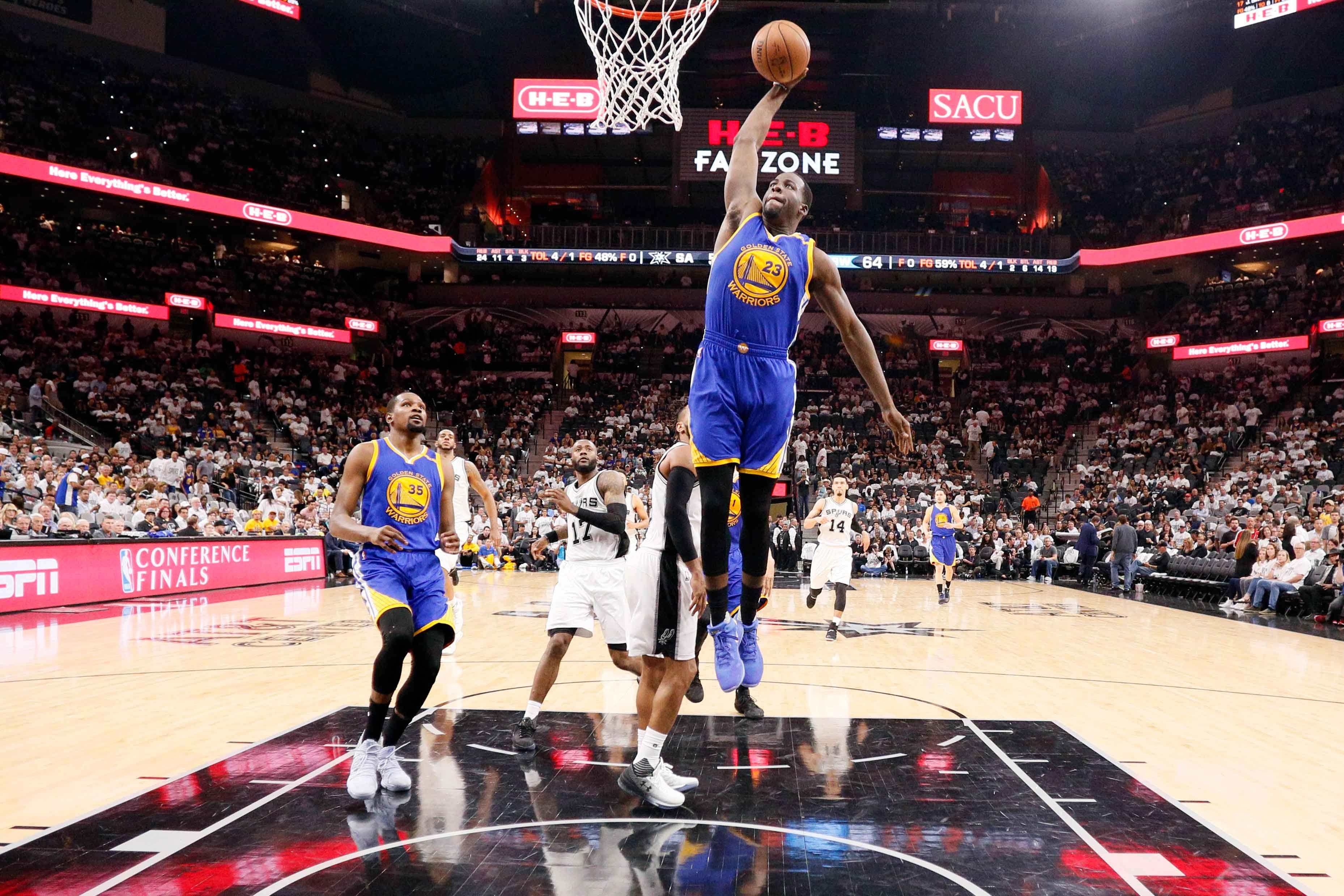 Warriors ha Spurs tren san khach anh 12