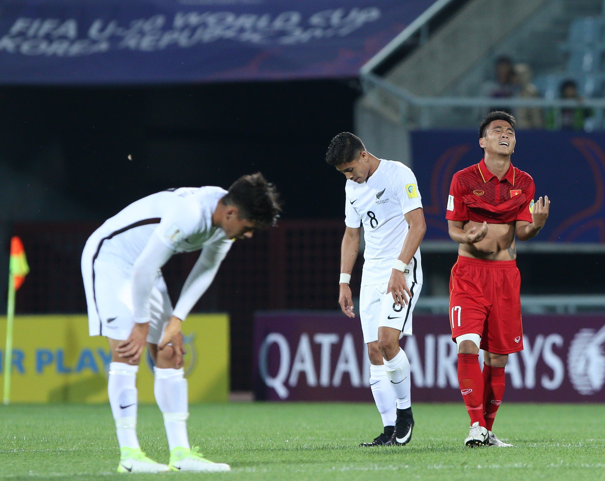 U20 Viet Nam cung nam tay cam on anh 2