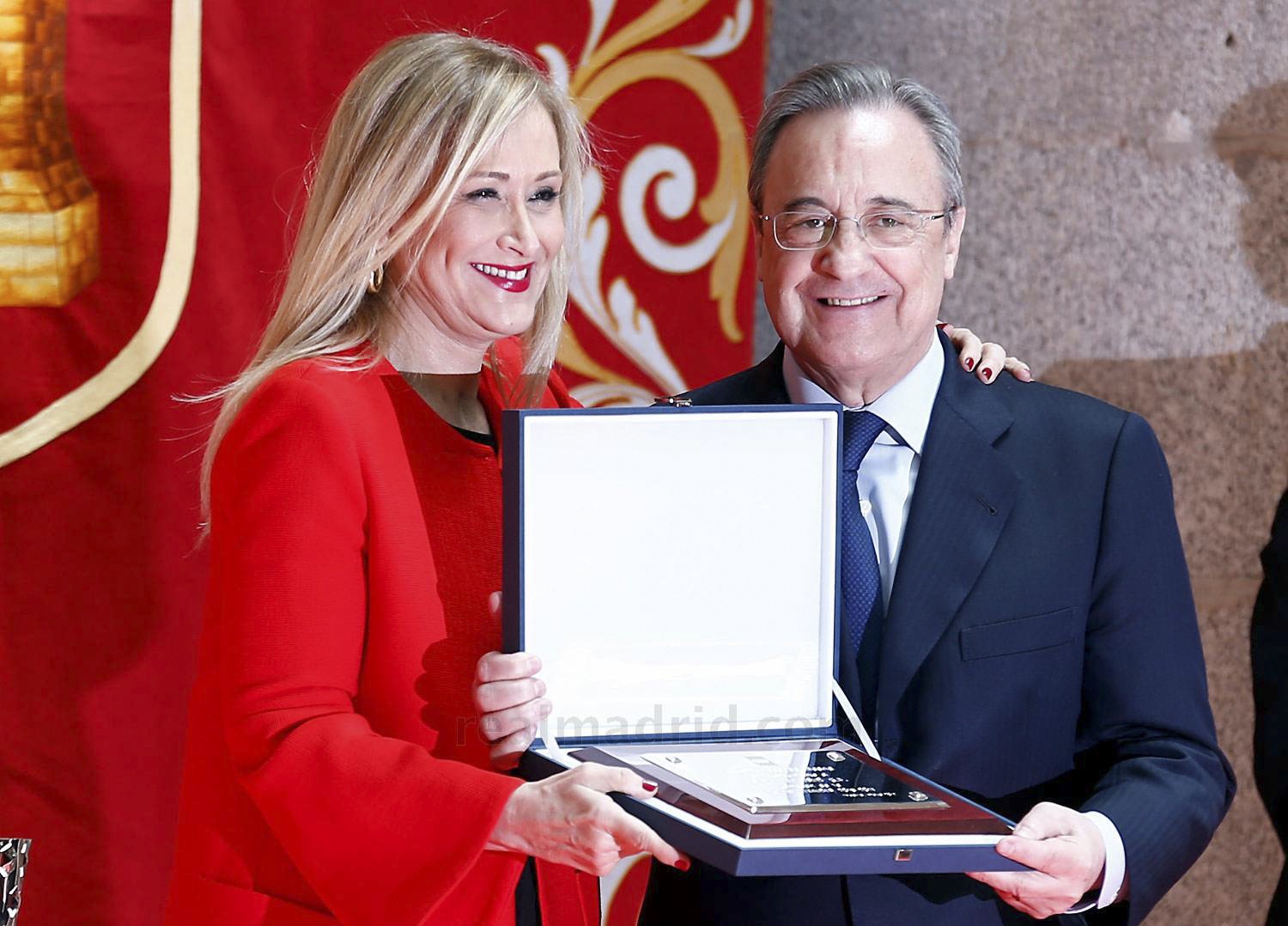 Ronaldo va nu thong doc xinh dep anh 11