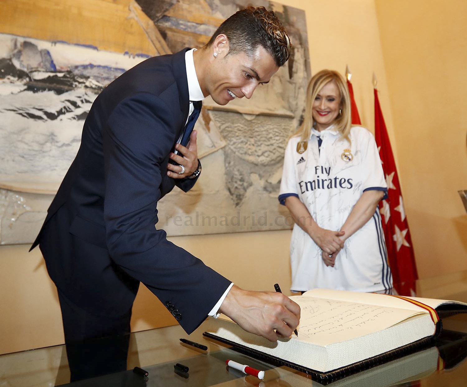 Ronaldo va nu thong doc xinh dep anh 5