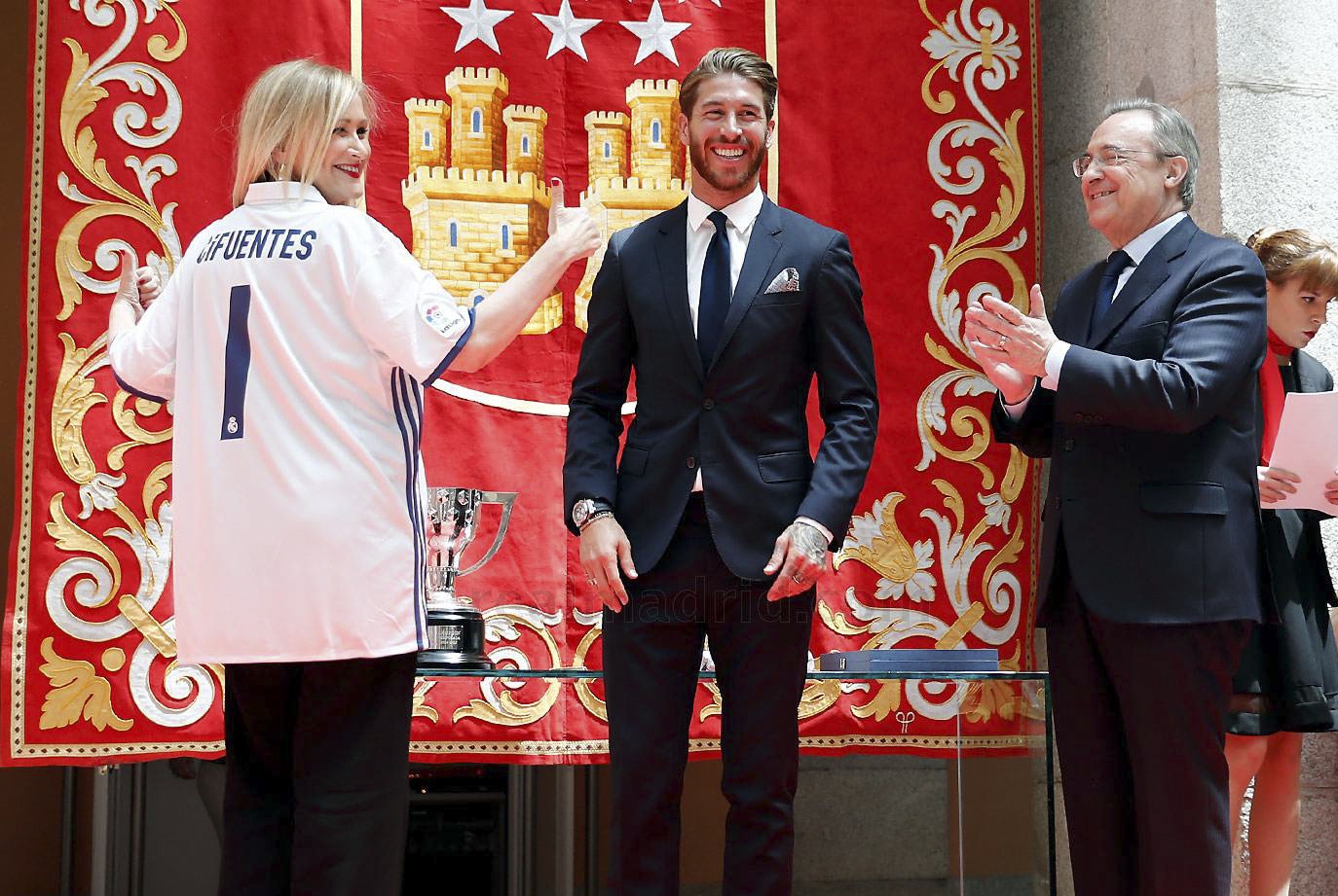 Ronaldo va nu thong doc xinh dep anh 13