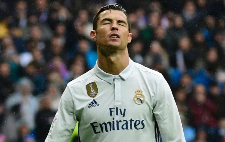 Ronaldo lo co hoi tro lai Anh cuoi tuan nay hinh anh