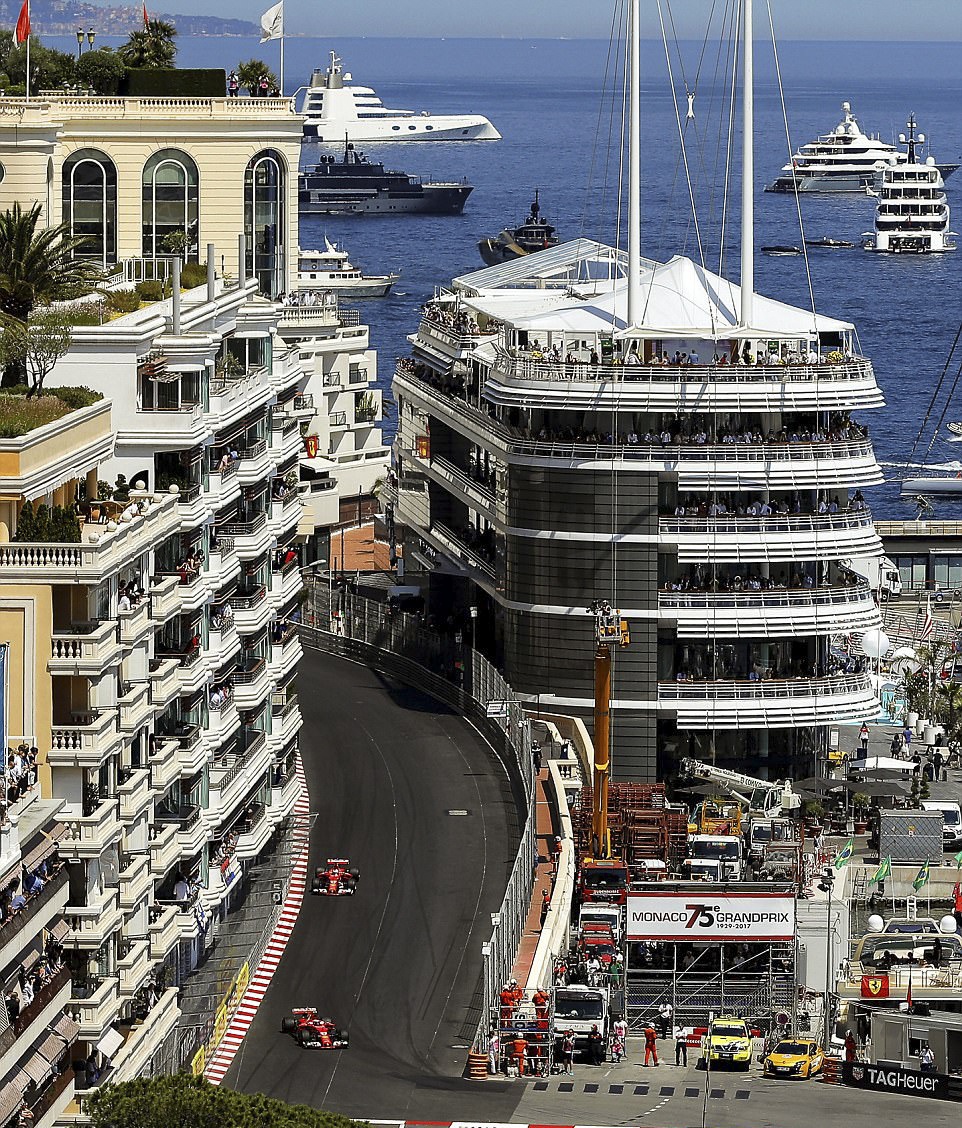 Vettel gianh chien thang gay tranh cai anh 9