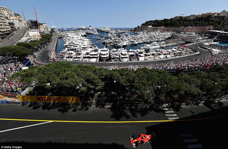 Vettel gianh chien thang gay tranh cai anh 8