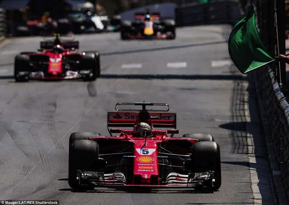 Vettel gianh chien thang gay tranh cai anh 7