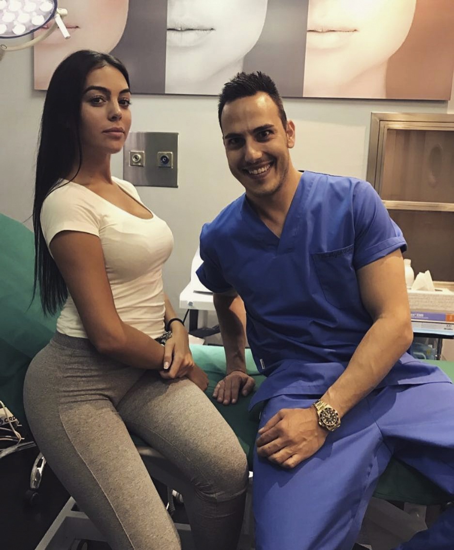 Ban gai Ronaldo lo bung to anh 3