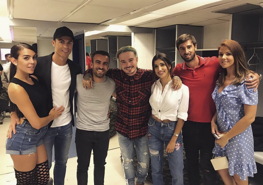 Ban gai Ronaldo lo bung to anh 4