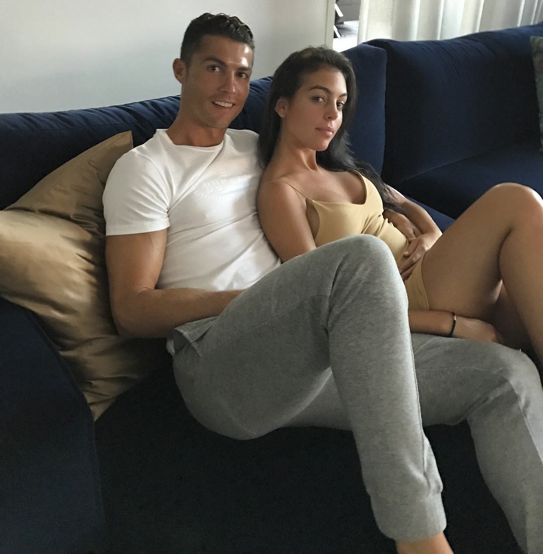 Ban gai Ronaldo lo bung to anh 2