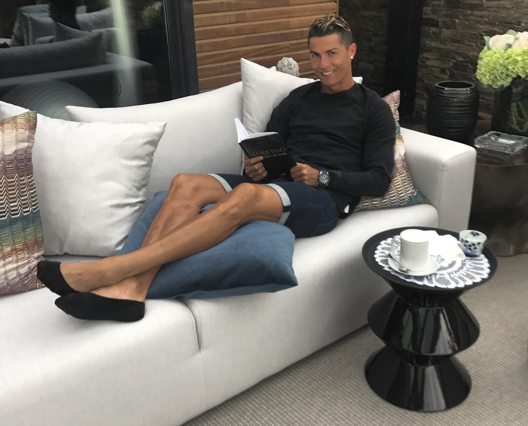 Ban gai Ronaldo lo bung to anh 7