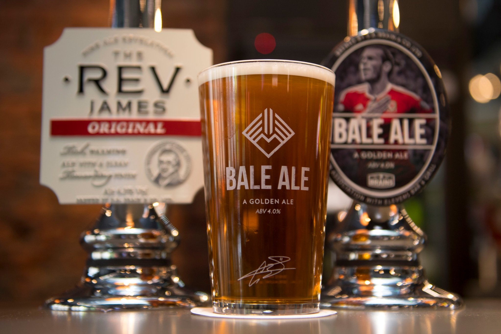 Bia Bale hút khách ở chung kết ảnh 1 Bia Bale hut khach o chung ket anh 1