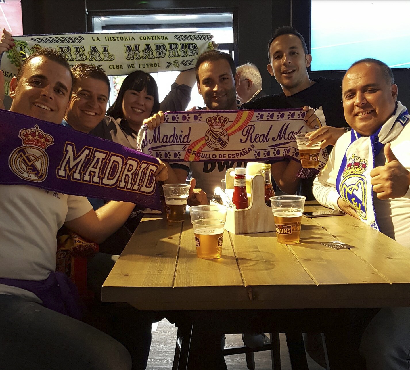 Bia Bale hút khách ở chung kết ảnh 2 Bia Bale hut khach o chung ket anh 2