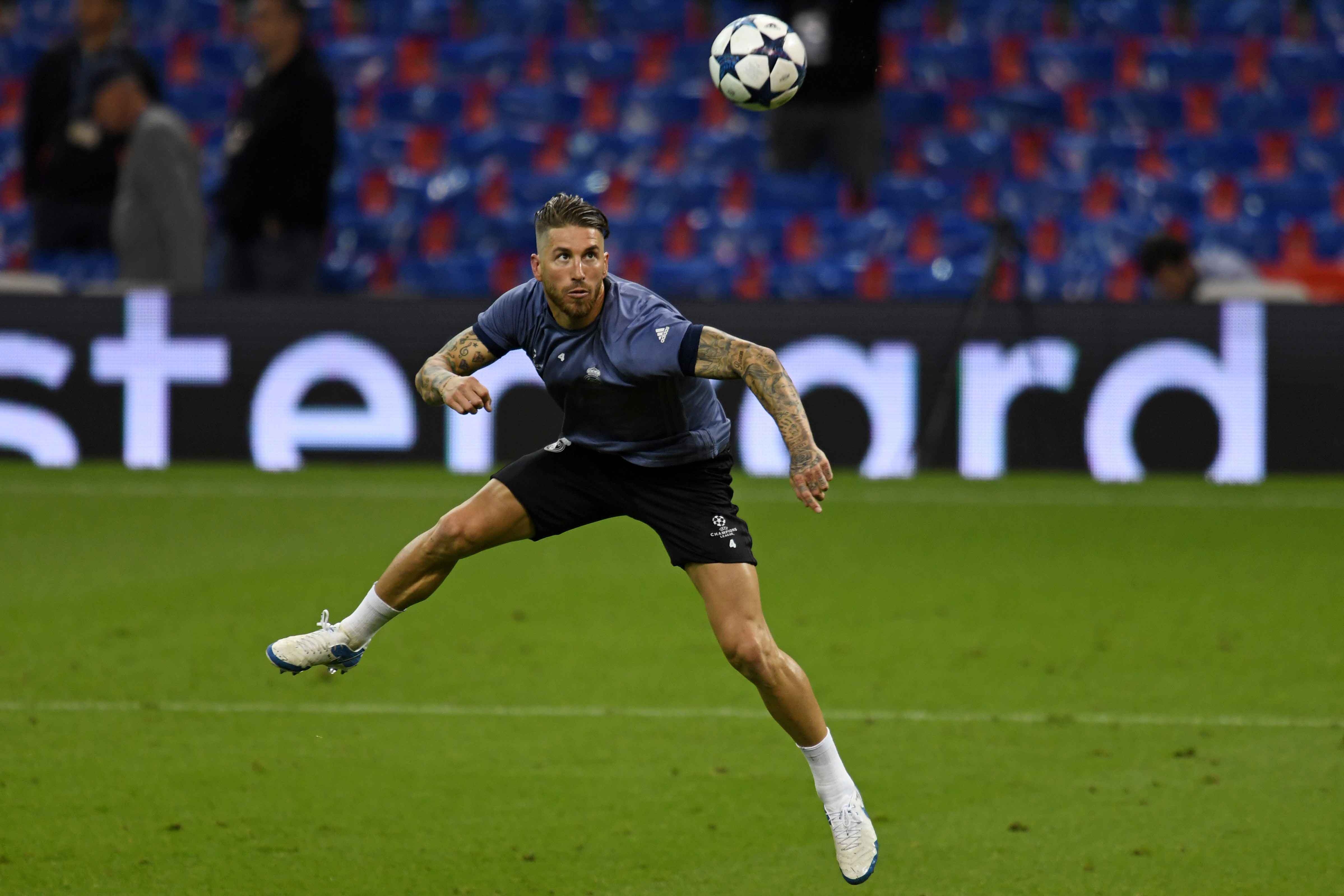 Ronaldo luyện dứt điểm trước chung kết ảnh 11 Ronaldo luyen dut diem truoc chung ket anh 11