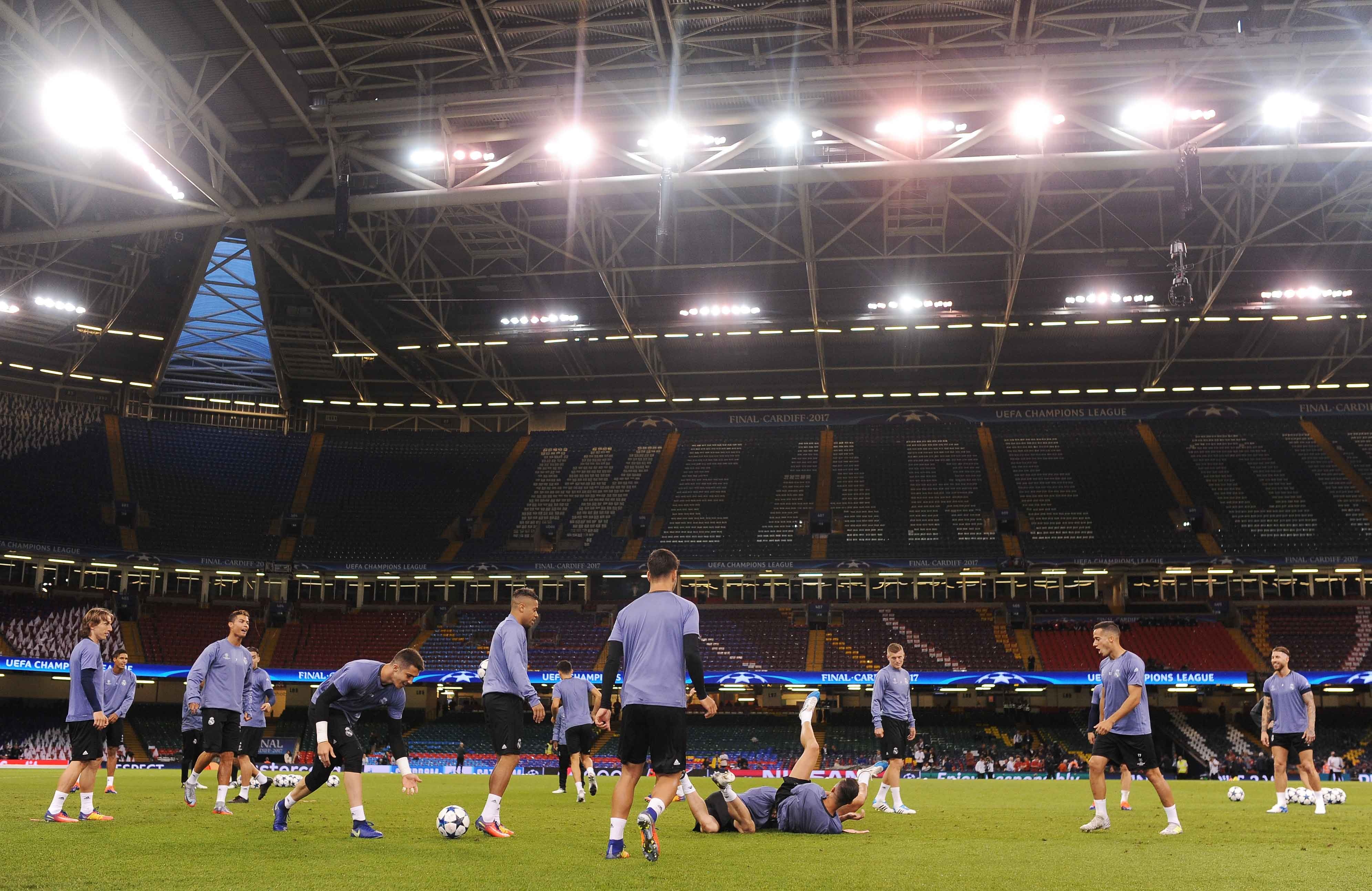 Ronaldo luyện dứt điểm trước chung kết ảnh 1 Ronaldo luyen dut diem truoc chung ket anh 1