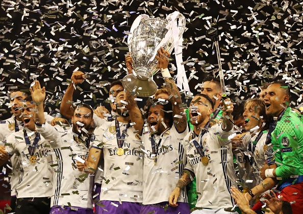 Ronaldo ghi cu dup, Real lap ky luc Champions League hinh anh