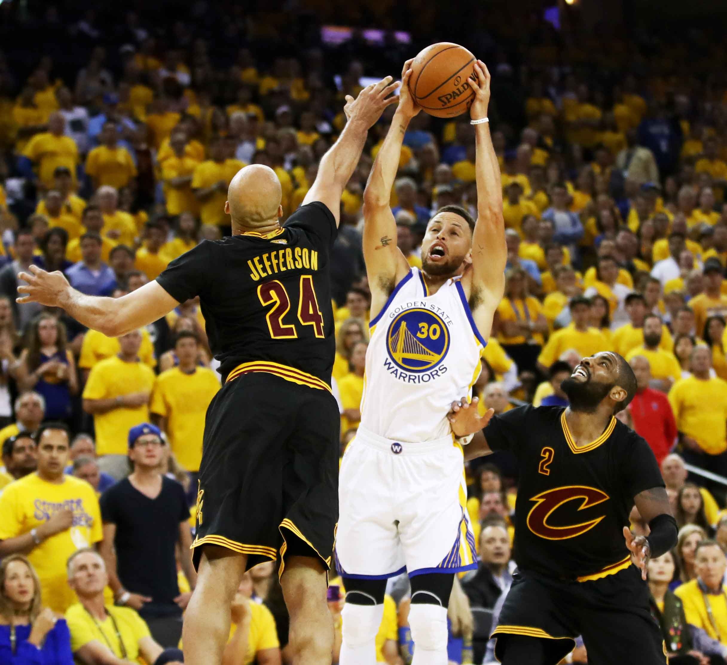 Warriors gia tang cach biet voi Cavaliers anh 8