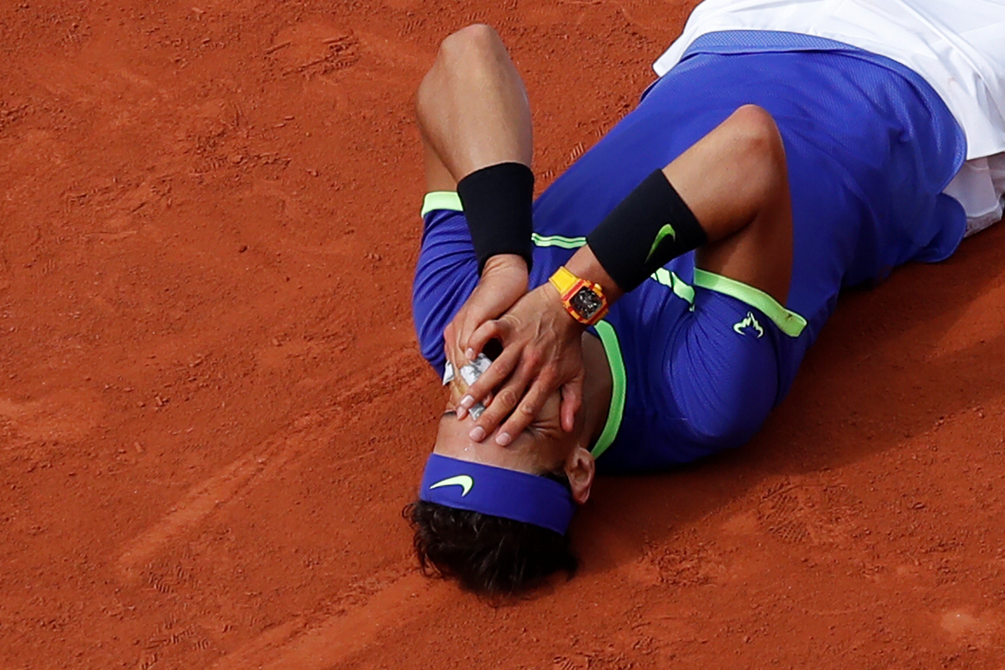 Nadal deo dong ho gia 850.000 USD anh 2