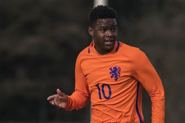 Chuyen nhuong 22/6: Vuot mat MU, Chelsea don tan binh hinh anh