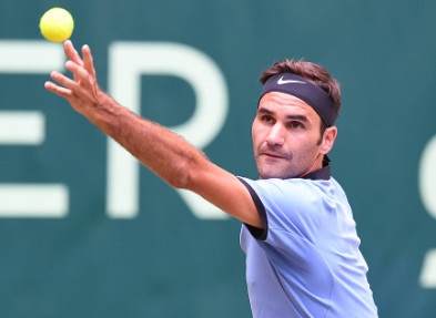 Federer vao tu ket Halle Open hinh anh