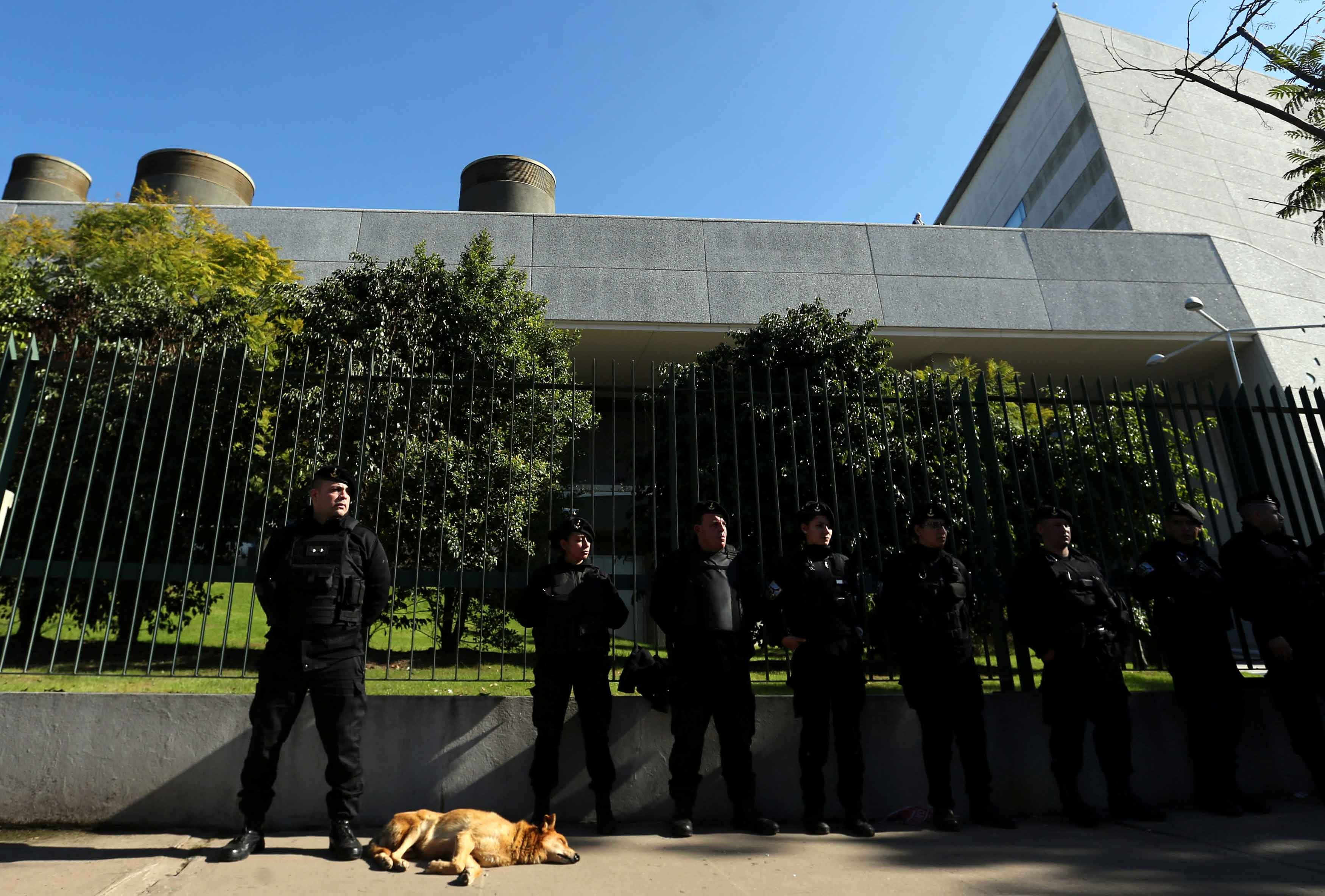 Messi hanh phuc khoa moi Antonella anh 14