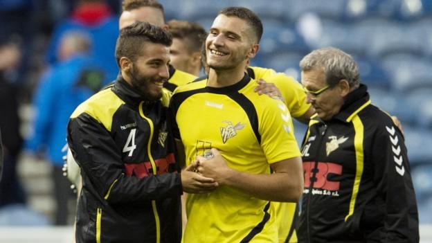 Đội bóng Vương quốc Anh thua sốc ảnh 6 Doi bong Vuong quoc Anh thua soc anh 6