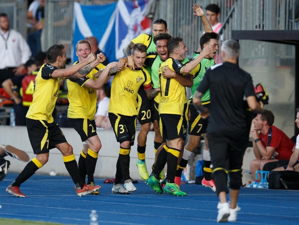 Đội bóng Vương quốc Anh thua sốc ảnh 9 Doi bong Vuong quoc Anh thua soc anh 9