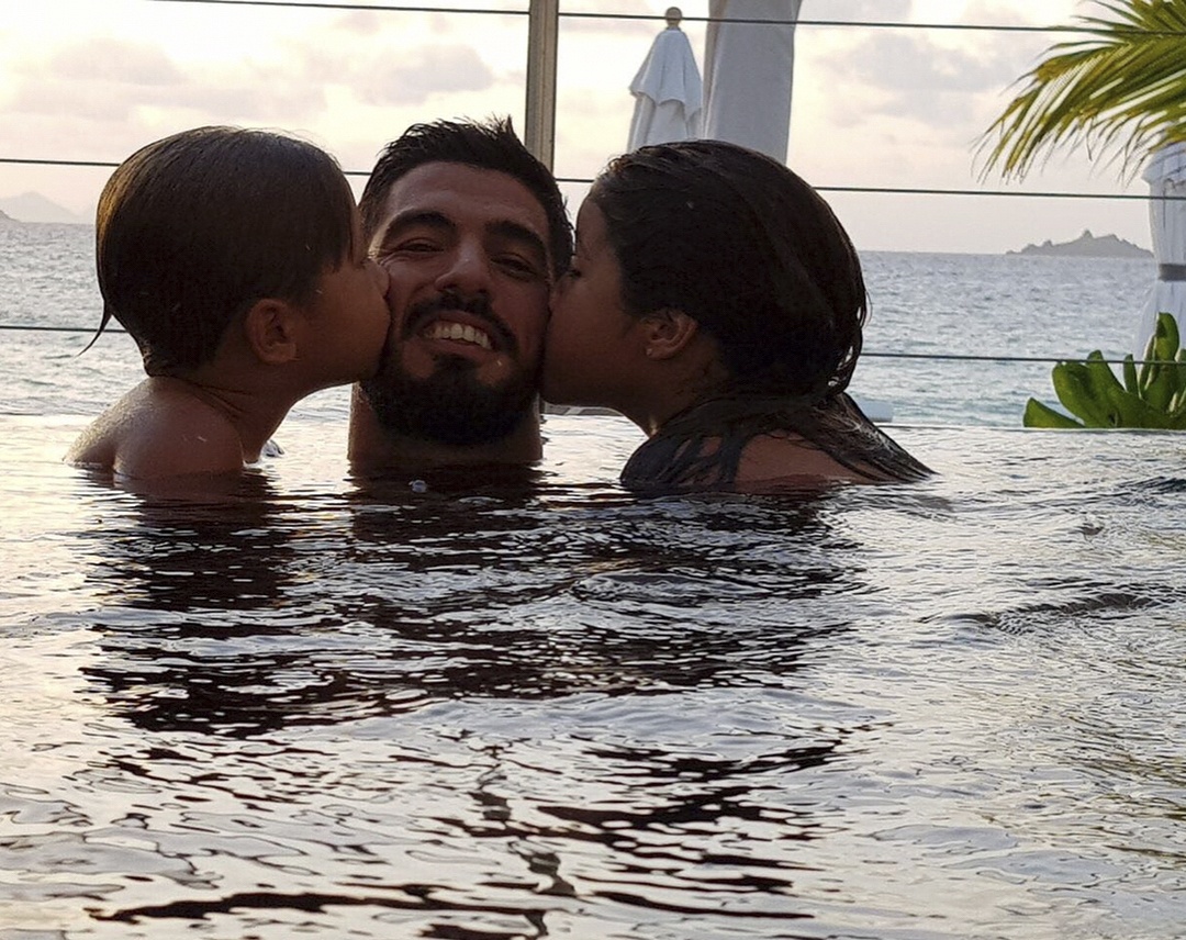 Messi hạnh phúc hưởng tuần trăng mật ảnh 3 Messi hanh phuc huong tuan trang mat anh 3