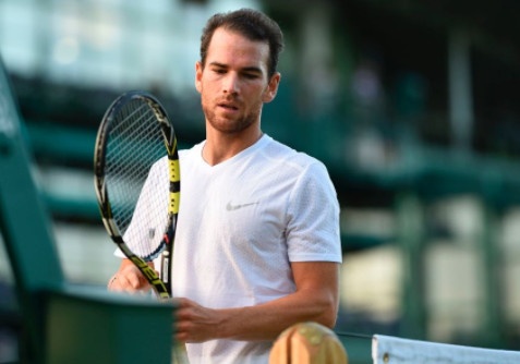 Tay vot bi phat nang vi hanh dong xau voi ball boy o Wimbledon hinh anh