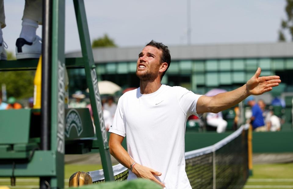 Video hanh dong xau cua Mannarino voi ball boy hinh anh