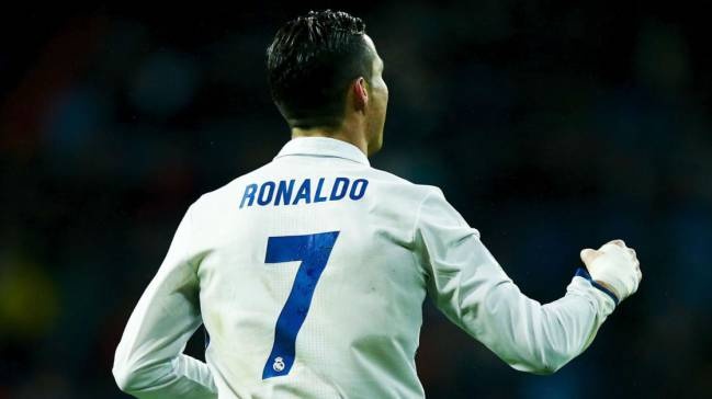 Chuyen nhuong 9/7: Ronaldo o lai Real Madrid hinh anh