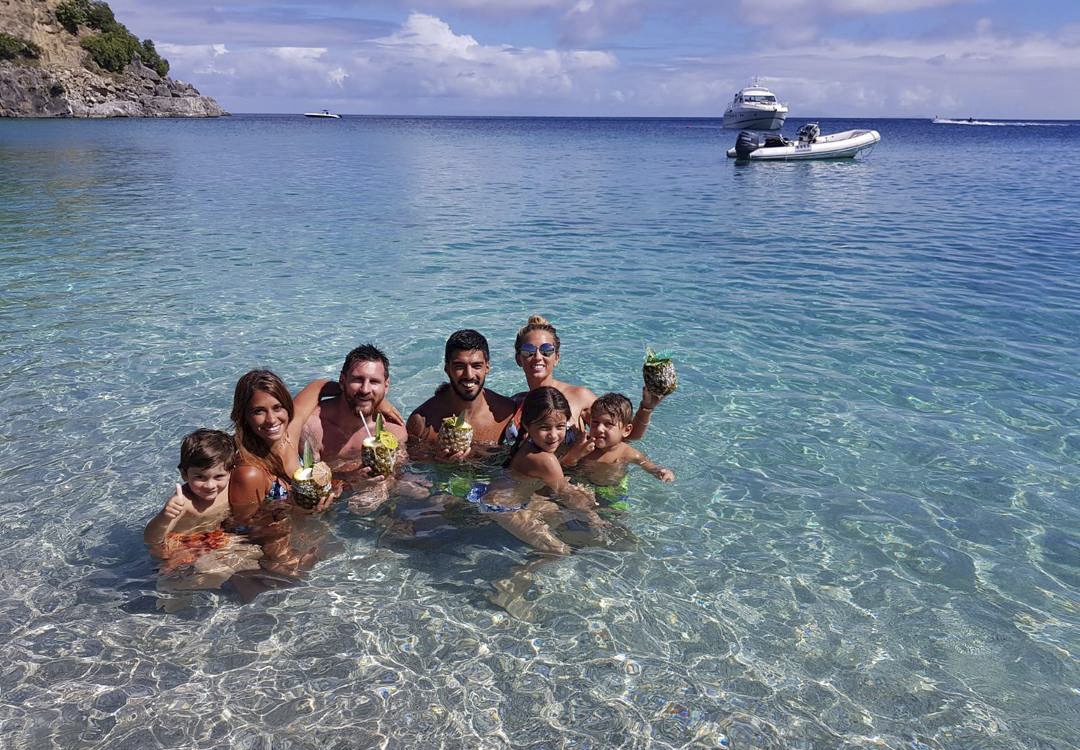 Gia dinh Messi huong tuan trang mat anh 3