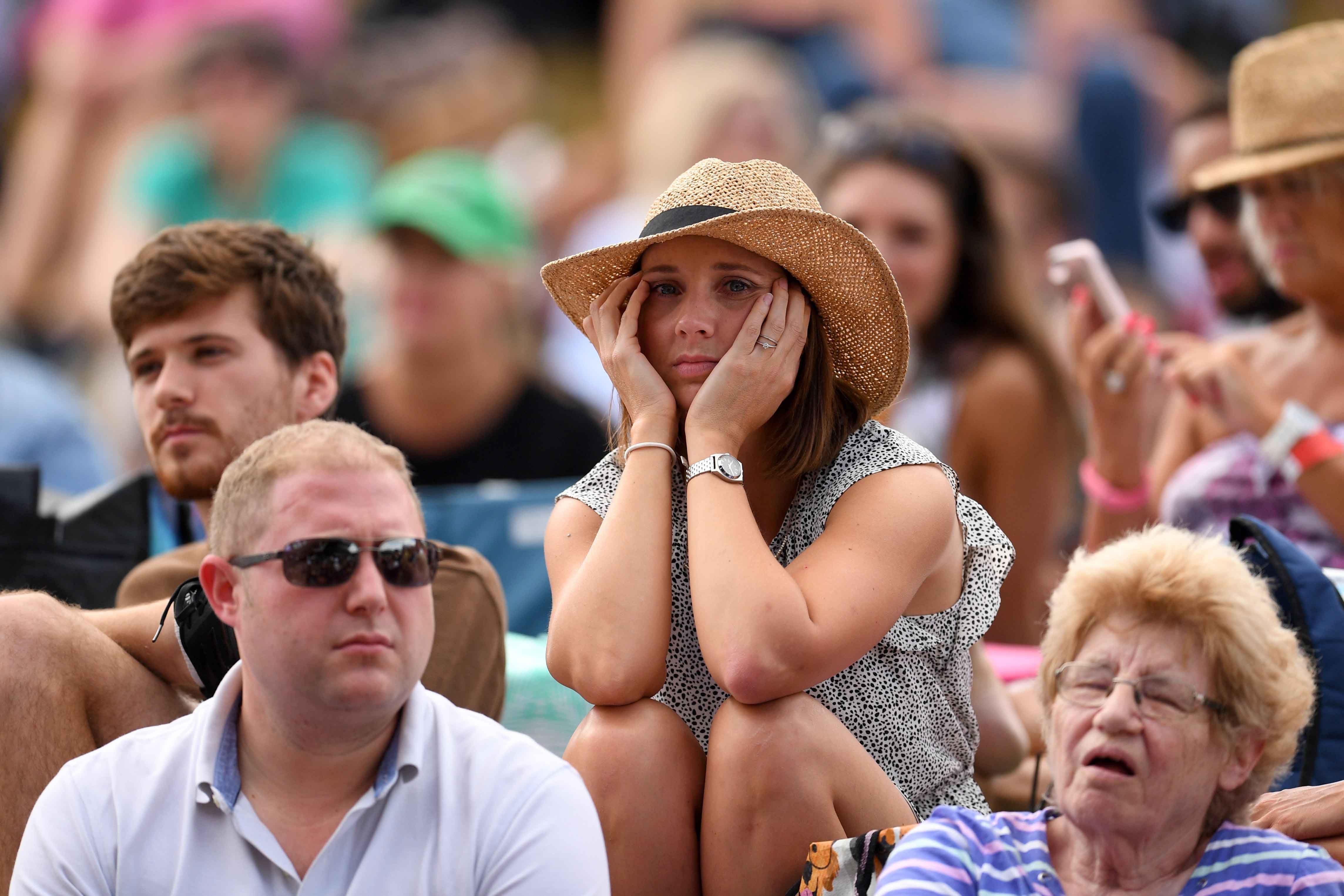Murray chia tay Wimbledon anh 12