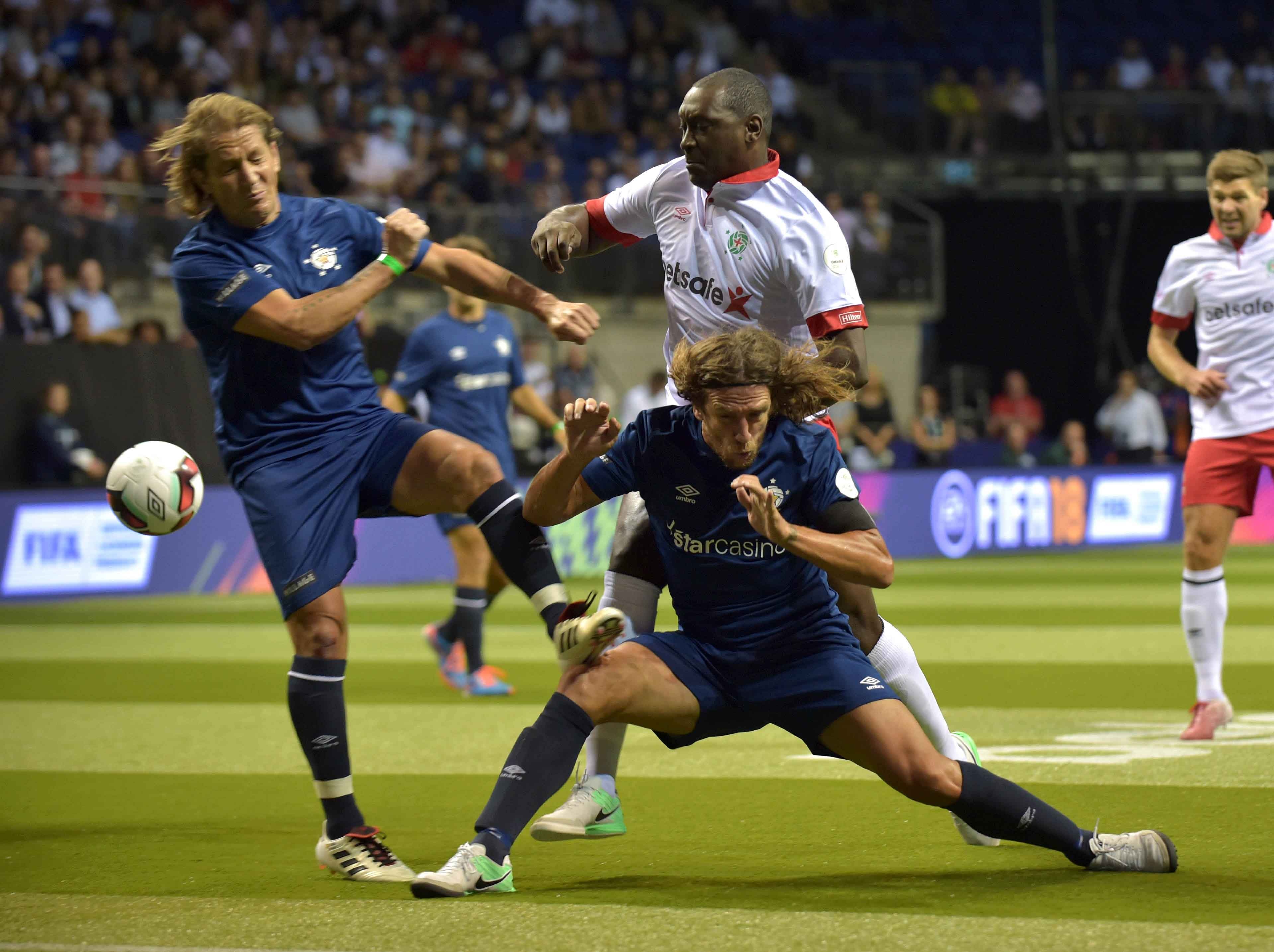 Puyol vao bong triet ha anh 1