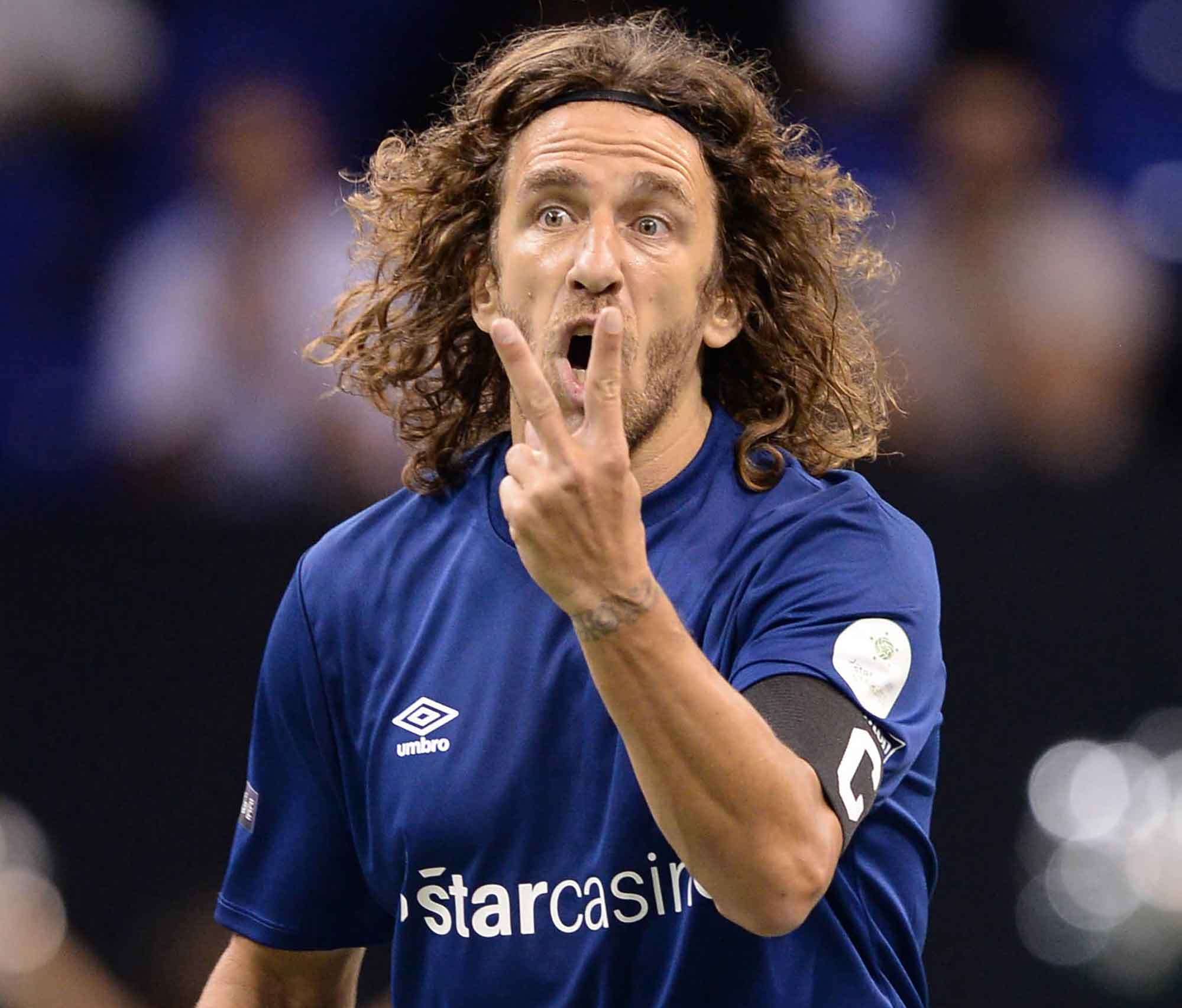 Puyol vao bong triet ha anh 4