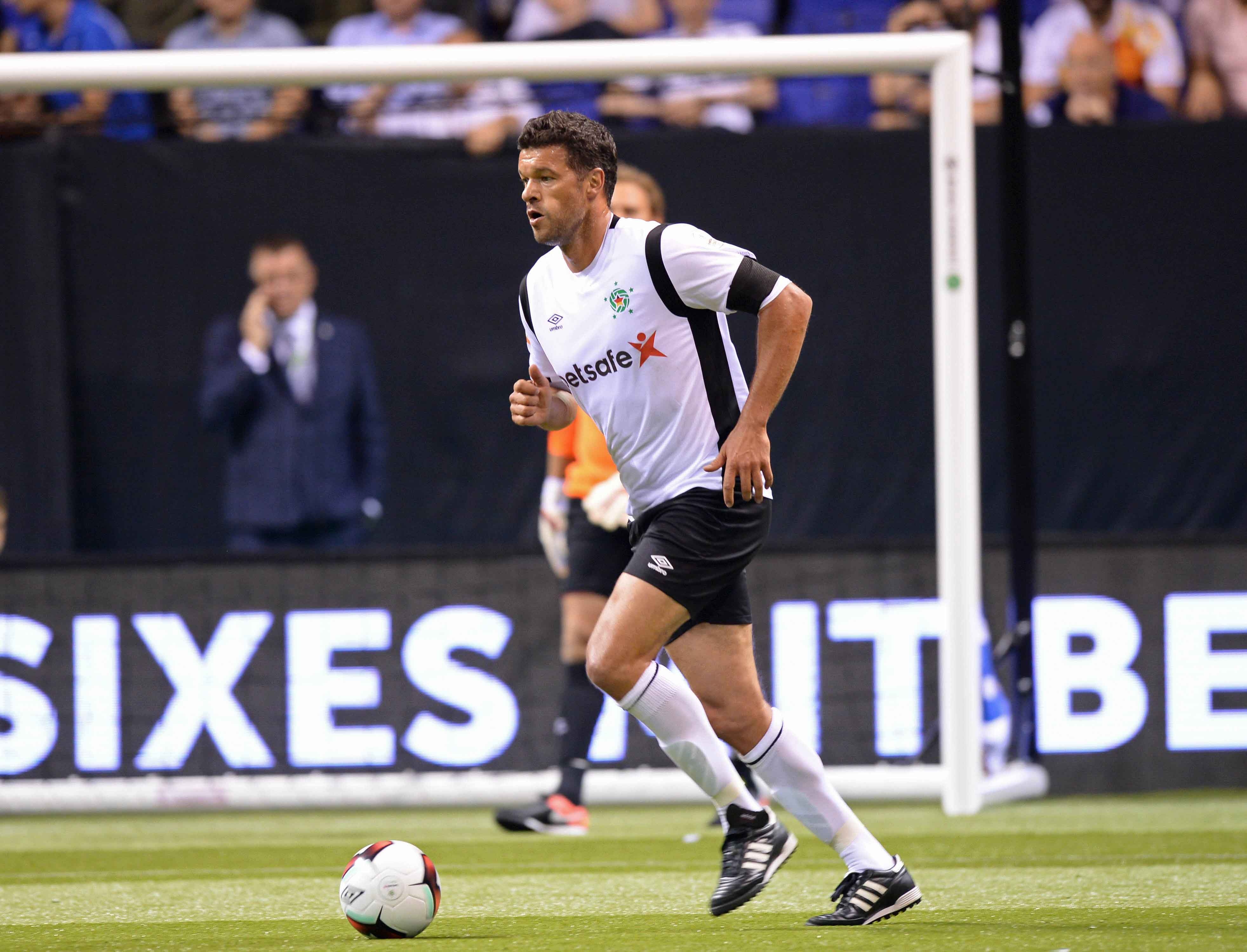 Puyol vao bong triet ha anh 12