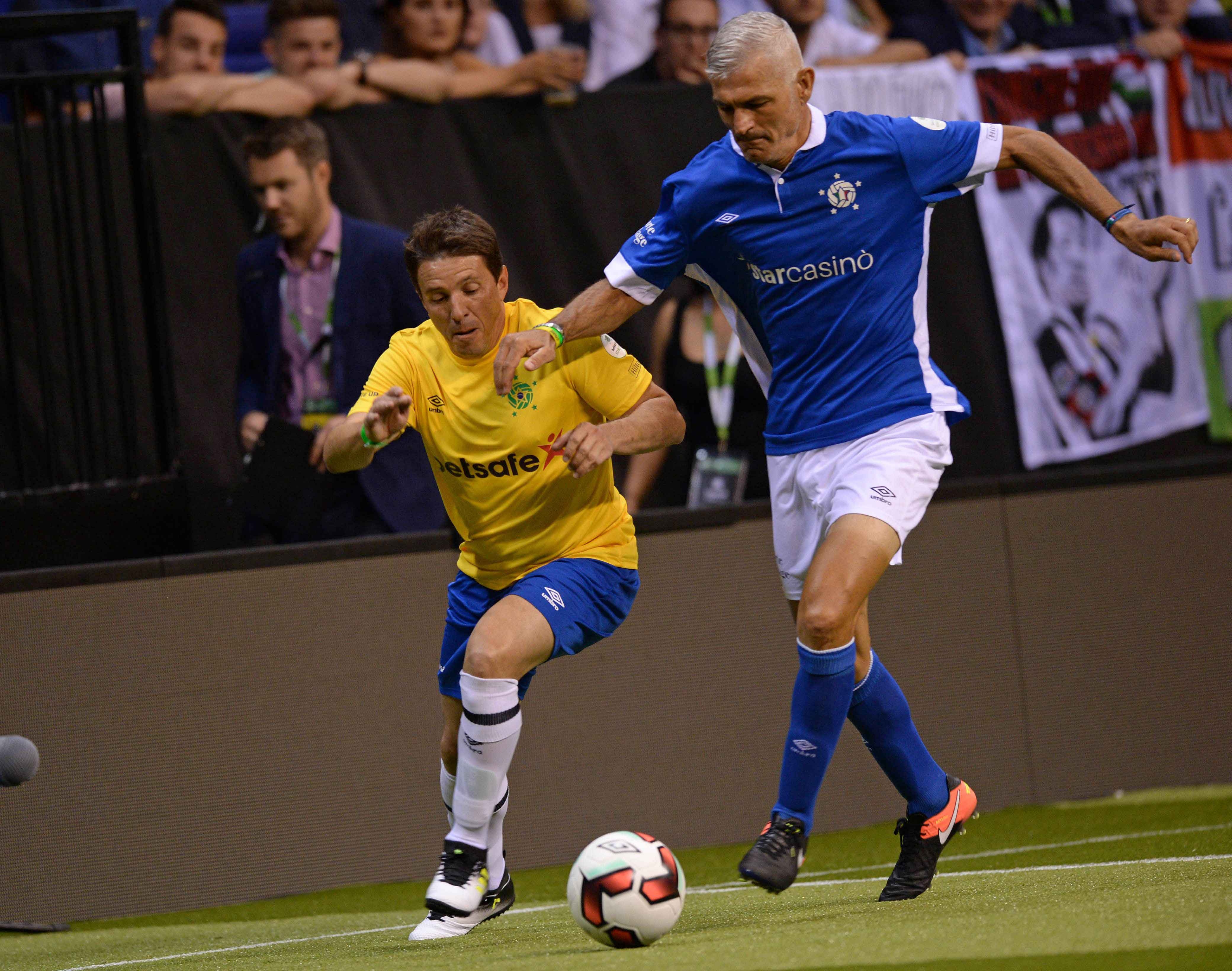 Puyol vao bong triet ha anh 10