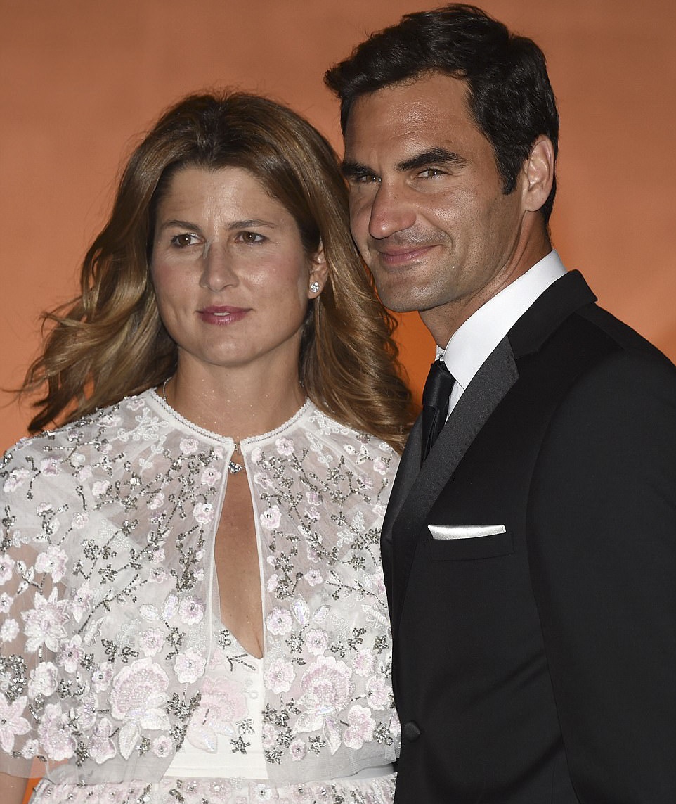 Federer lịch lãm cùng vợ dự tiệc ảnh 2 Federer lich lam cung vo du tiec anh 2