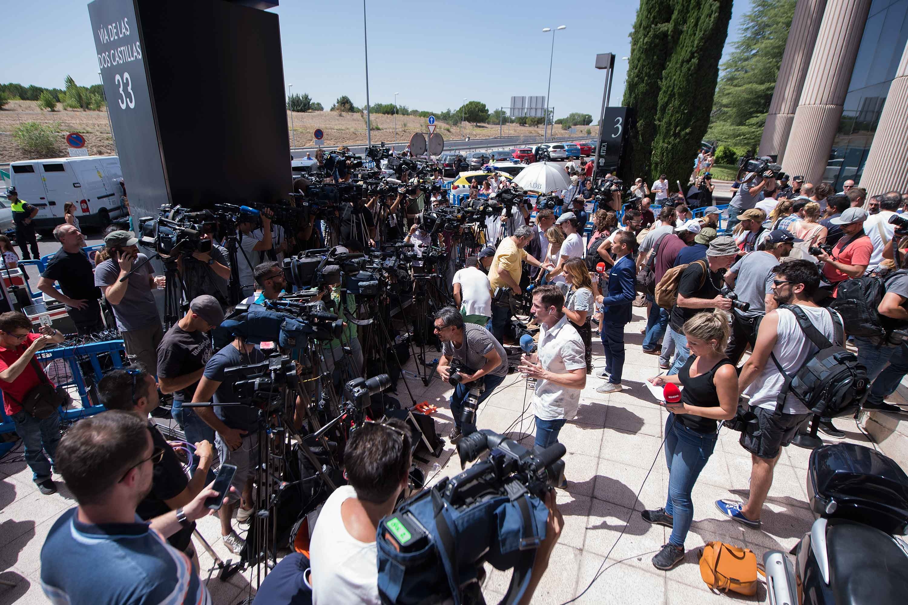 phiên tòa chất vấn Ronaldo ảnh 2 phien toa chat van Ronaldo anh 2