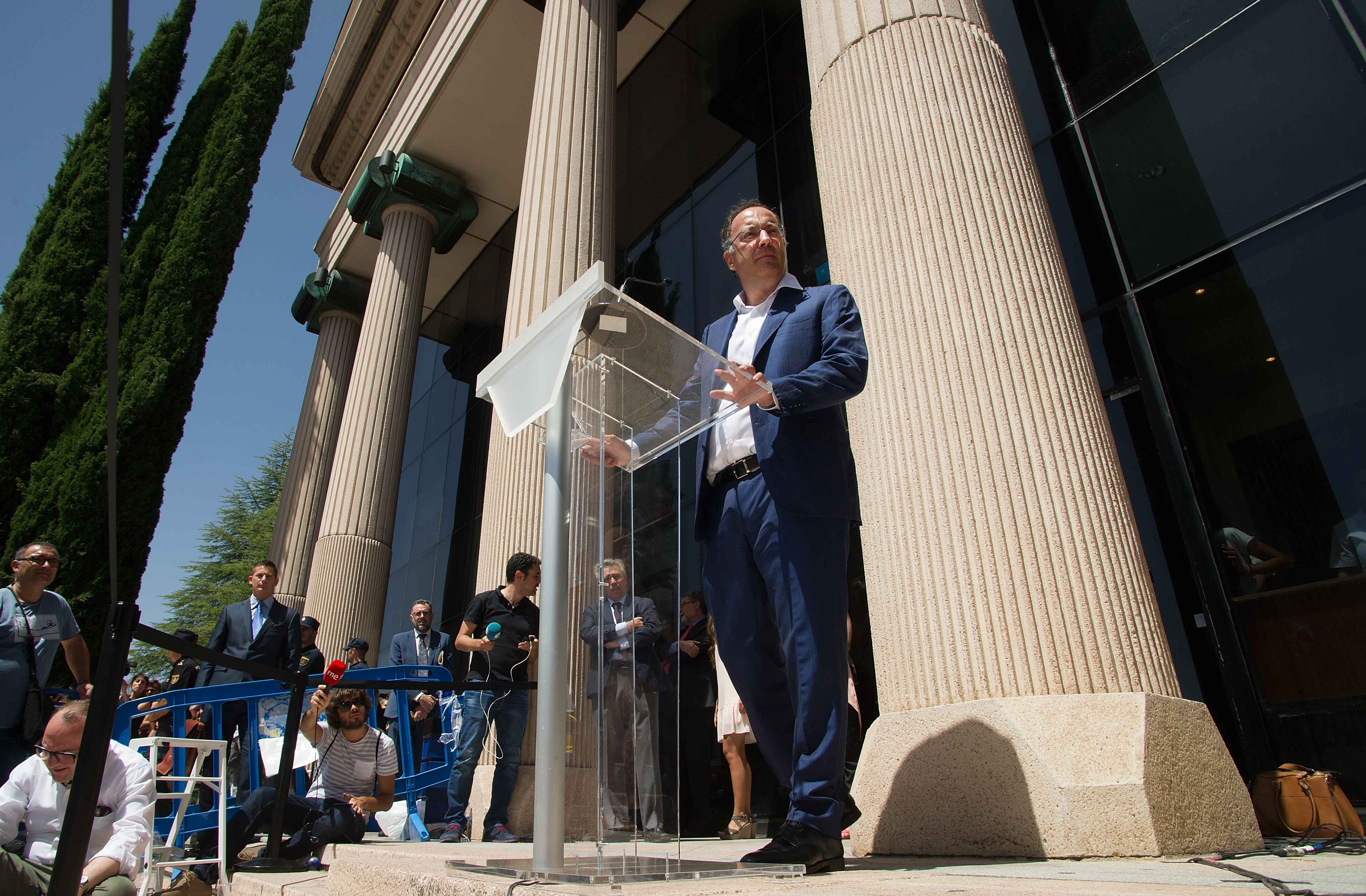 phiên tòa chất vấn Ronaldo ảnh 3 phien toa chat van Ronaldo anh 3