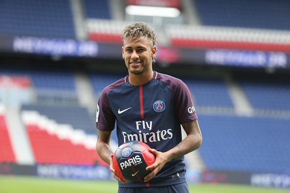 Neymar nhan canh bao ve thue khi vua gia nhap PSG hinh anh