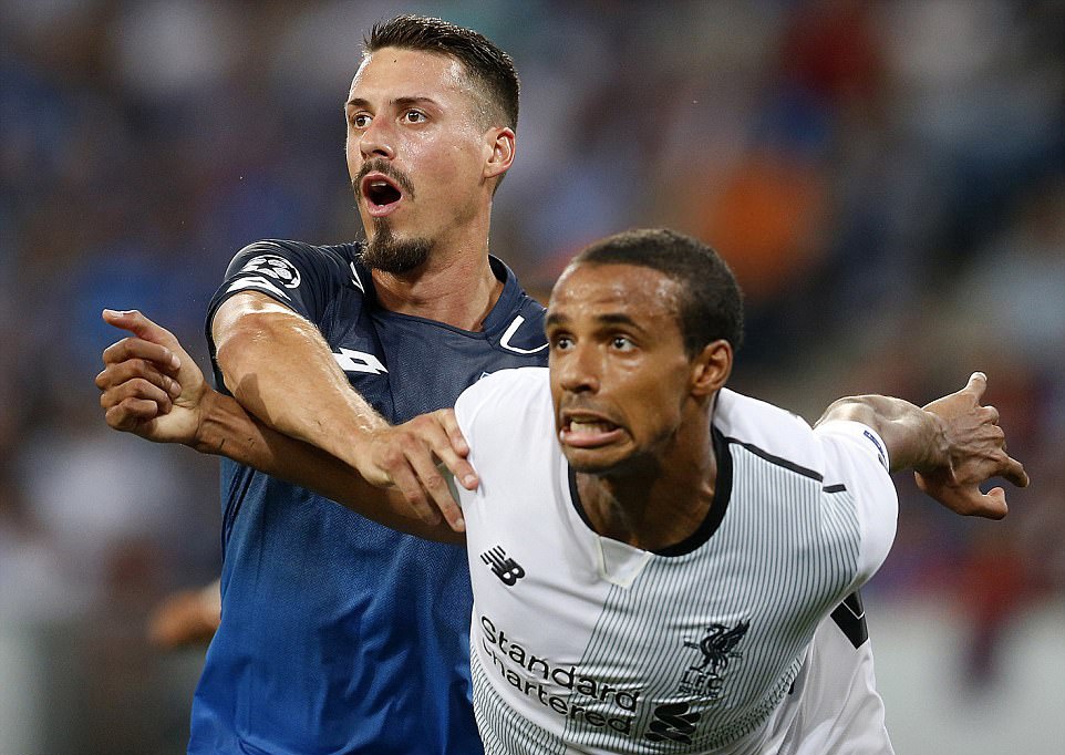 Liverpool tien sat vong bang Champions League anh 8