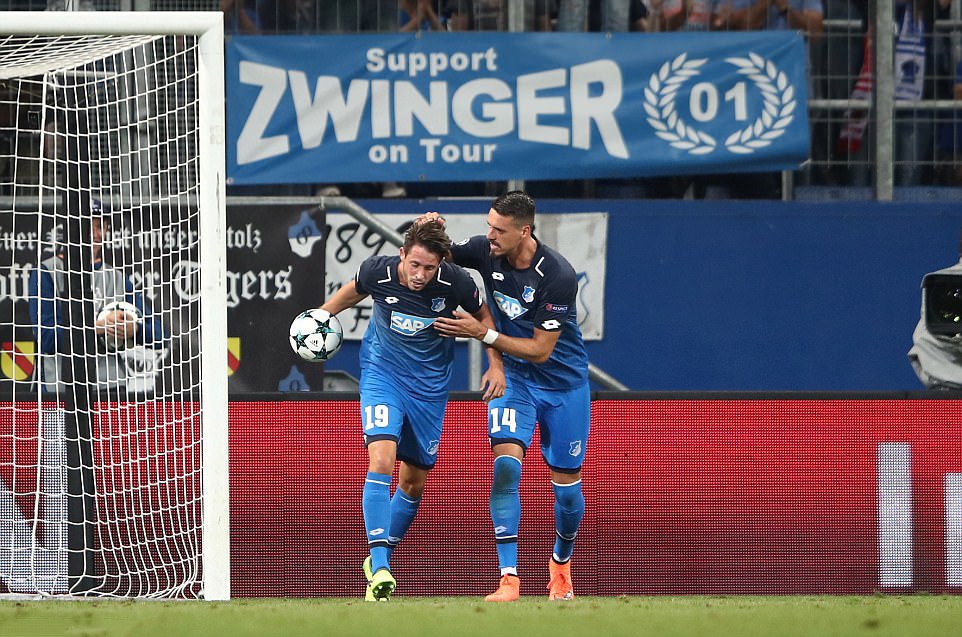 Liverpool tien sat vong bang Champions League anh 11