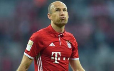 Chuyen nhuong 17/8: MU tinh gay soc voi Robben? hinh anh