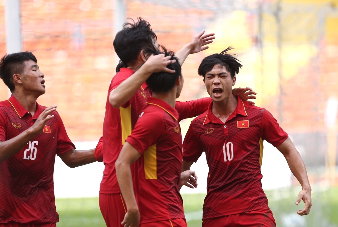 U22 Viet Nam 4-1 Campuchia: Cong Phuong lap cu dup hinh anh