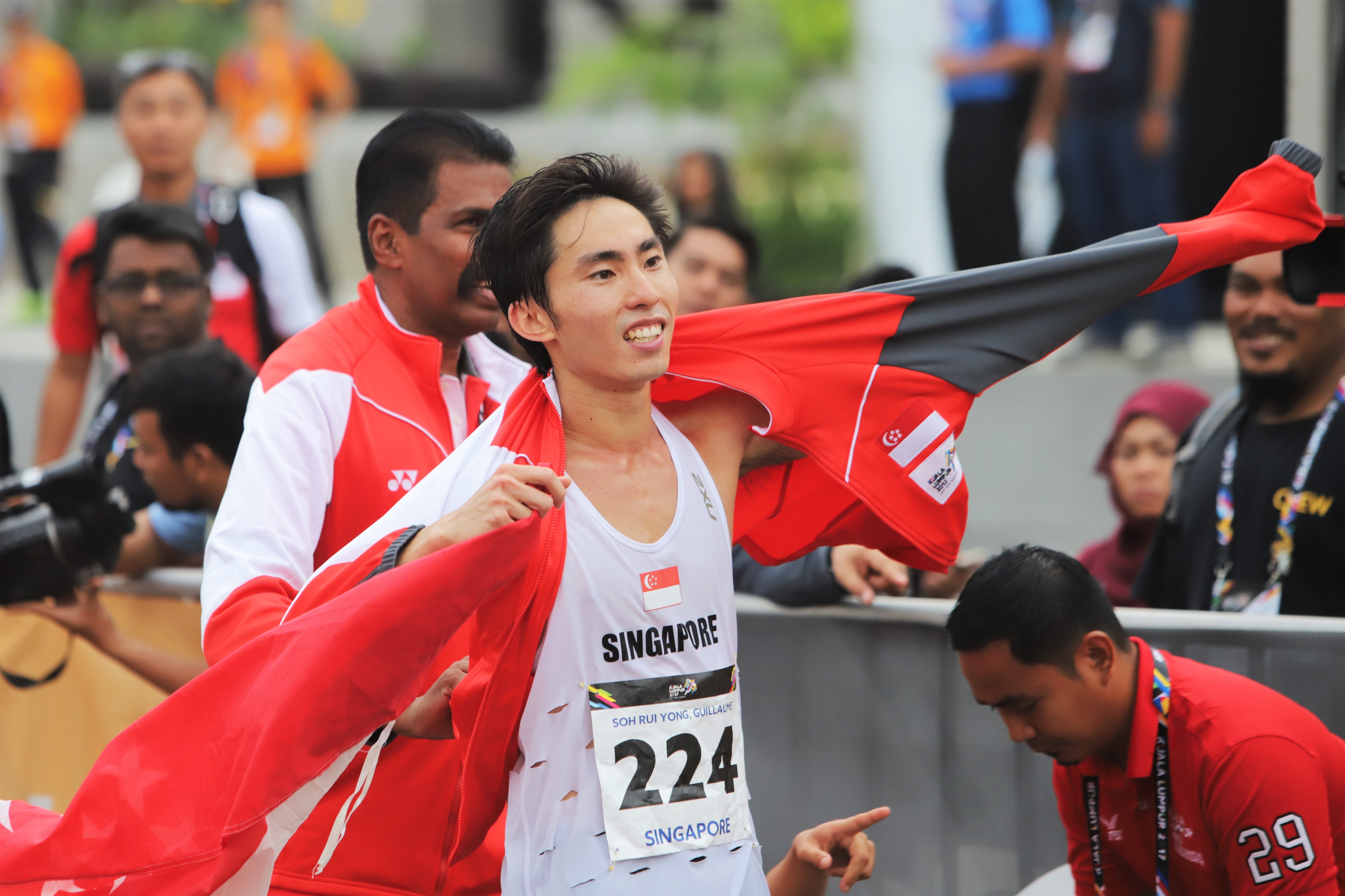 marathon Viet Nam chi gianh HCB anh 13