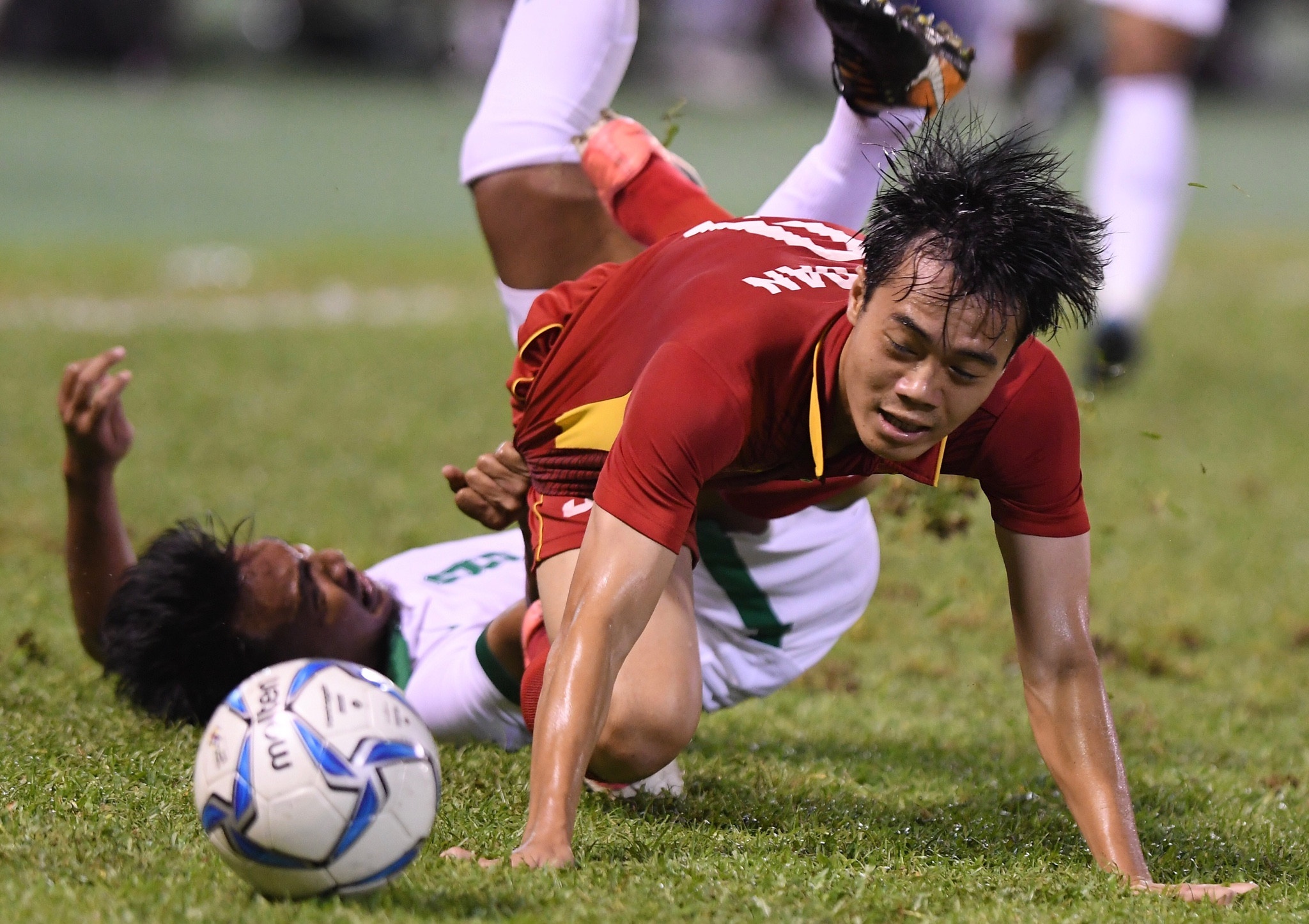 Choi hon nguoi, U22 Viet Nam van hoa Indonesia vi khau dut diem hinh anh