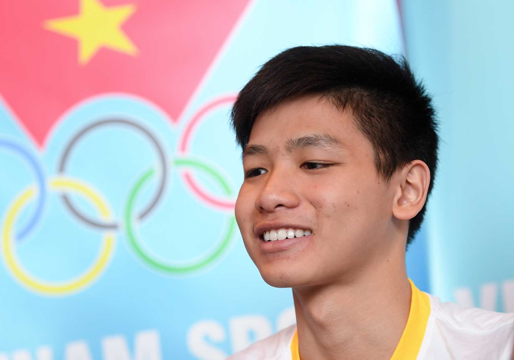 Kinh ngu 15 tuoi Kim Son than thiet voi Anh Vien hinh anh