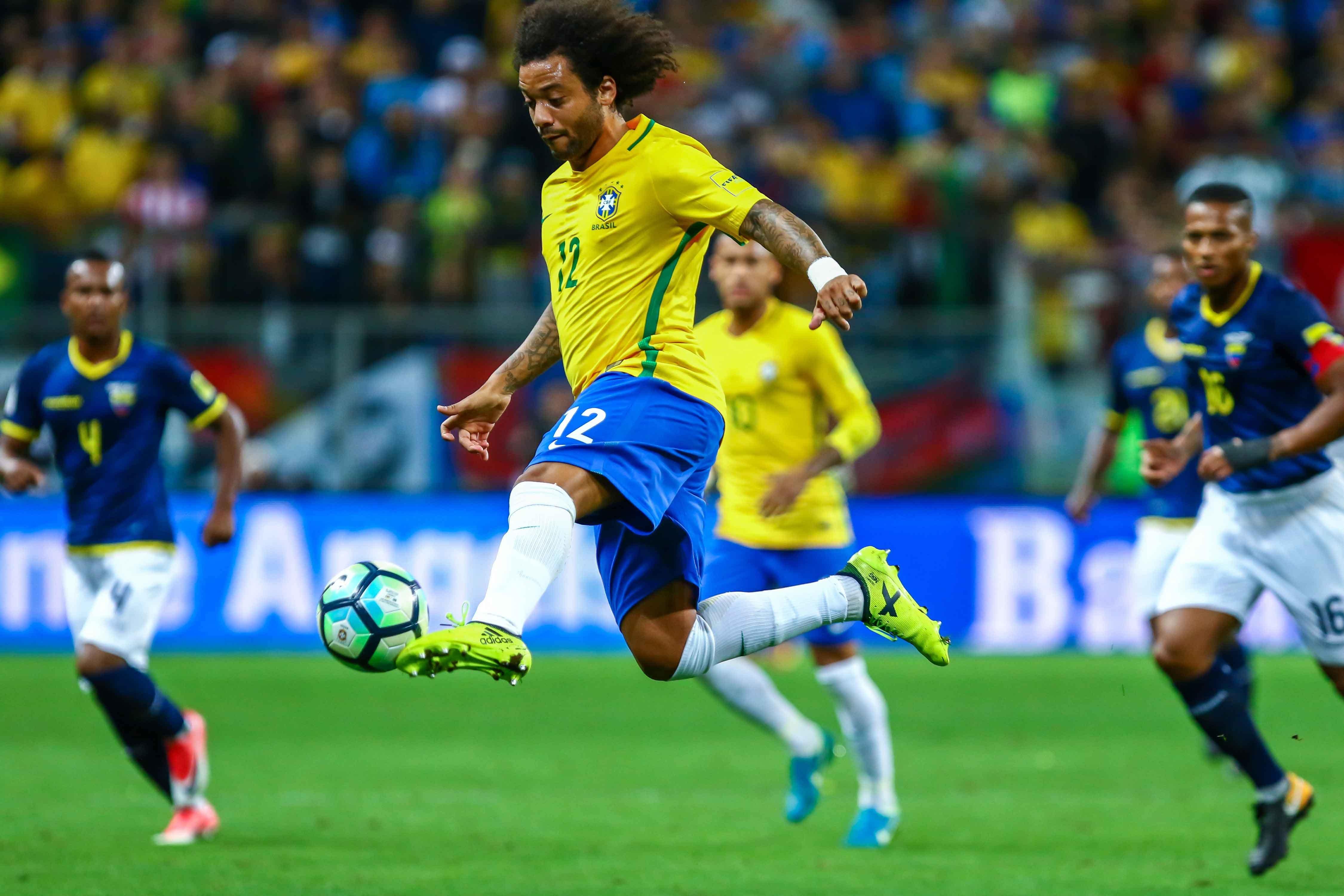 Bo ba sao 'dinh dang' Barca toa sang anh 1