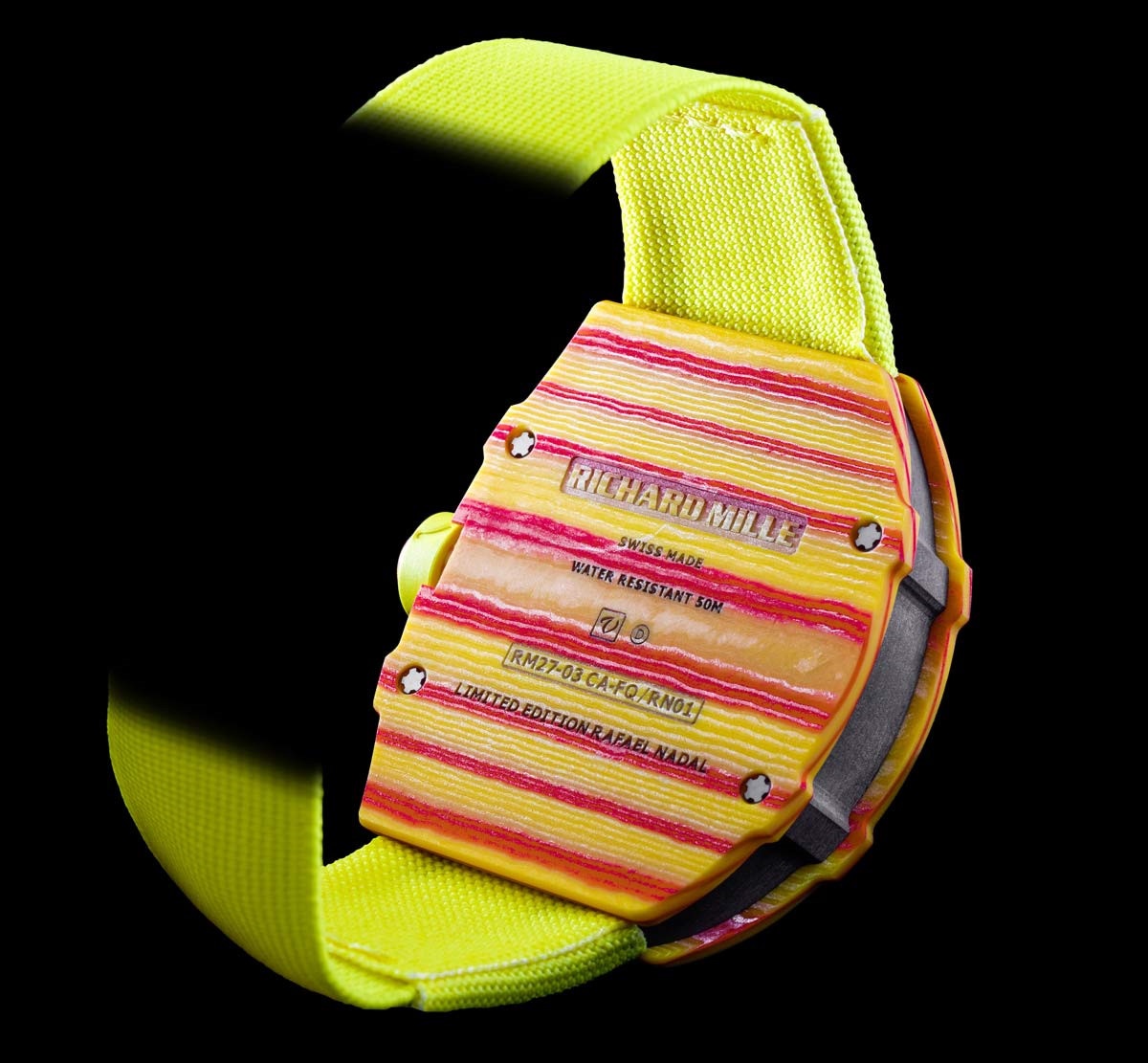 Nadal va vat bat ly than gan 1 trieu USD anh 7